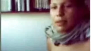 سنہرے بالوں والی لڑکی باورچی خانے کی میز پر انڈین سیکس ایک آدمی کے ساتھ محبت کرتا ہے