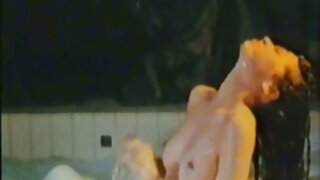 آبنوس اور سنہرے بالوں والی