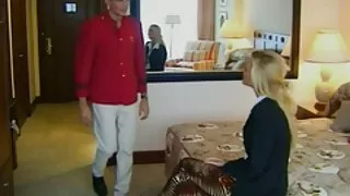 وردی میں ایک لڑکی کی فل سیکسی ویڈیو طرف سے خوبصورت اور گہری گلے