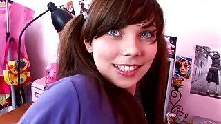 Brunette ایک سیکسی ویڈیوز فحش فلم میں کی طرح گرم ، شہوت انگیز جنسی تھا