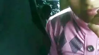 جرابیں میں فل سیکس حقیقی لڑکی اس کے پریمی کے لئے گدا دیتا ہے