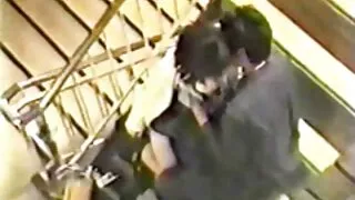 اس کے گھٹنے پر لڑکی آدمی دھچکا سیکسی کردی کام کرتا ہے