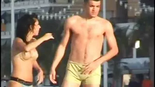 ایک وسیع بستر سیکسی امرکایی پر Fucks Skinn Ragazza