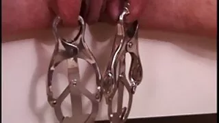 پینٹیہوج میں بیبی ڈک سیکسی بوائے پر چھلانگ