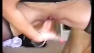 اس کے سیکسی تاجکی پچھواڑے میں ایک بڑا ڈک shoves آبنوس lingerie میں Brunette