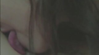 بستر پر moans