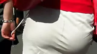 ماں پھیلا ہوا ہے sphincter پر ایک نوجوان مشکل سیکسی مسری مرگا