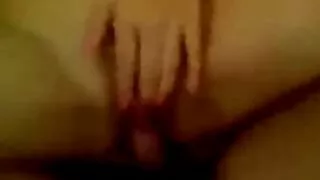 بستر پر لڑکی لائیو سیکسی لڑکی ویڈیو کیمرے پر cums